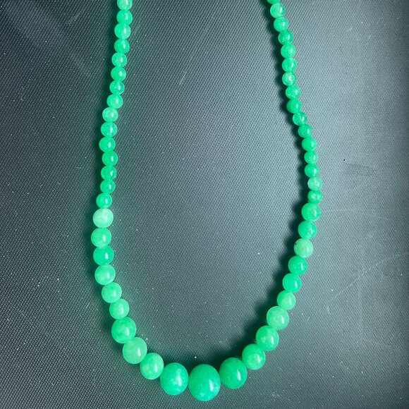 Beautiful green gemstone necklace - Picture 1 of 4